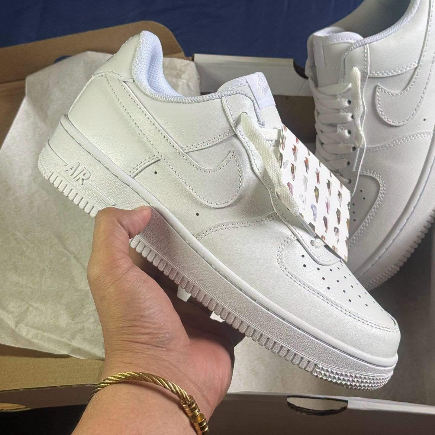 👑 永恒经典!纯白Air Force 1,鞋柜里永远的“百搭王”